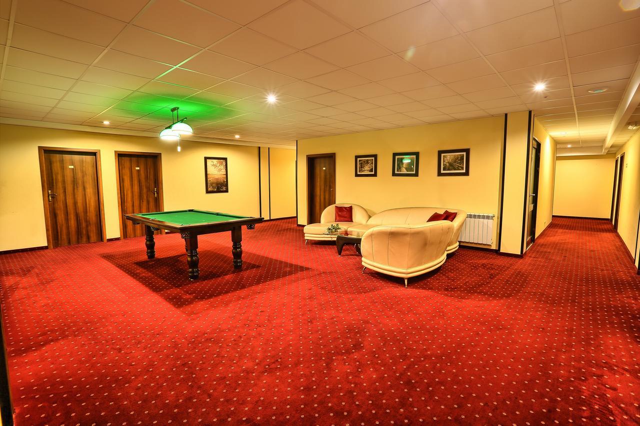 Hotel Zodiak Radomsko Kültér fotó