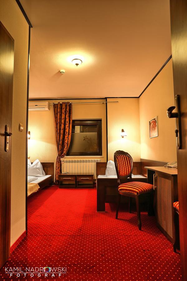 Hotel Zodiak Radomsko Kültér fotó