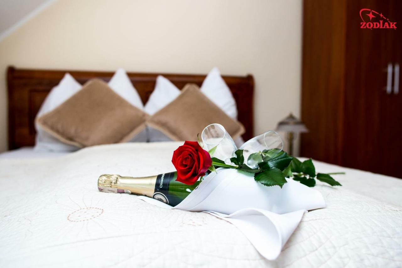 Hotel Zodiak Radomsko Kültér fotó