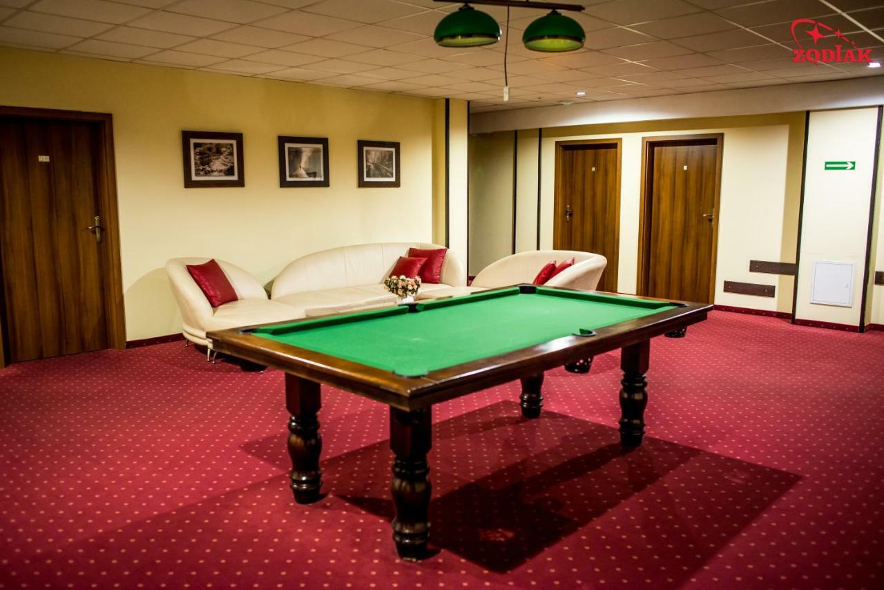 Hotel Zodiak Radomsko Kültér fotó